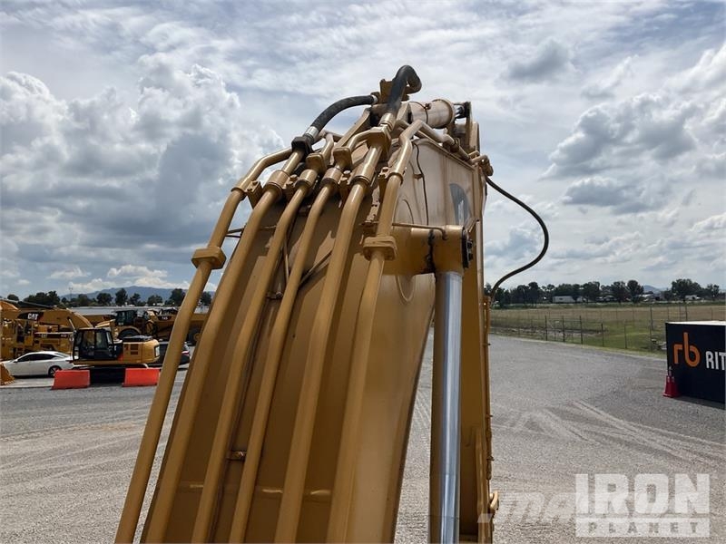 CAT 330CL Tracked Excavator Lánctalpas kotrók
