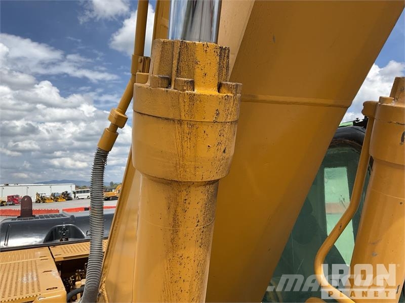 CAT 330CL Tracked Excavator Lánctalpas kotrók