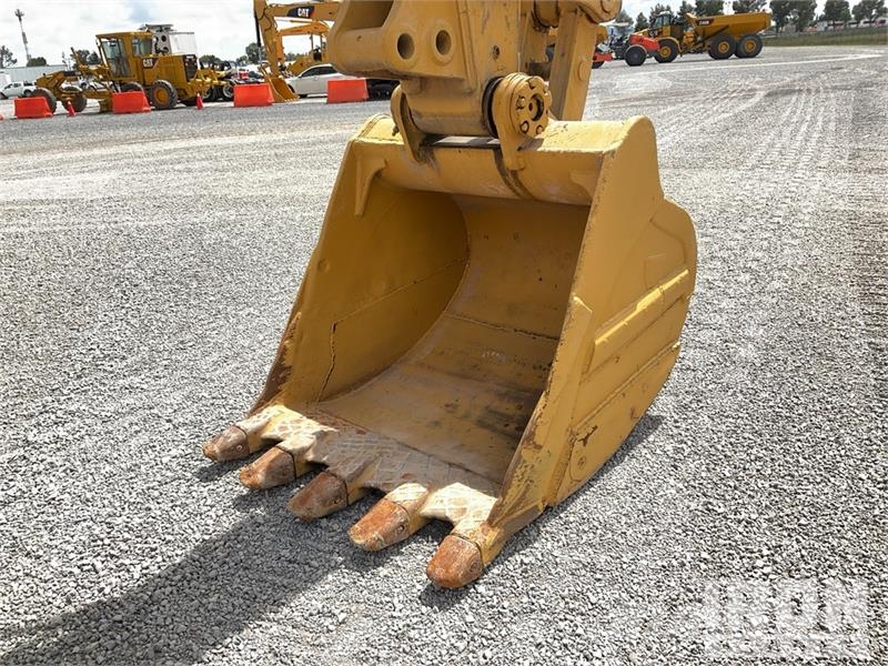 CAT 330CL Tracked Excavator Lánctalpas kotrók