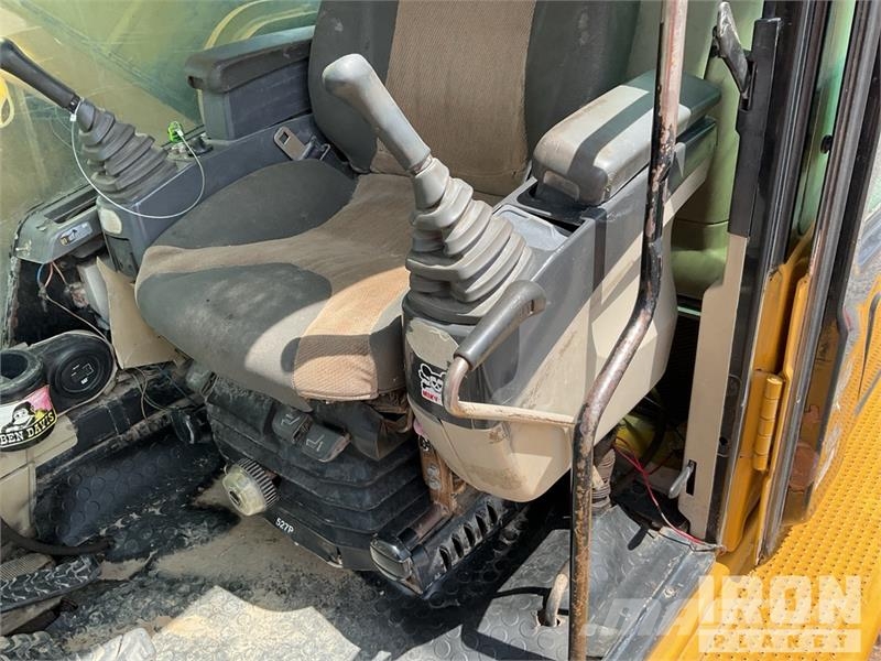 CAT 330CL Tracked Excavator Lánctalpas kotrók