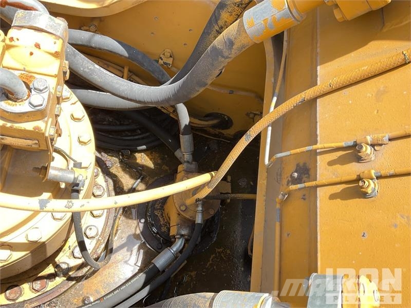 CAT 330CL Tracked Excavator Lánctalpas kotrók