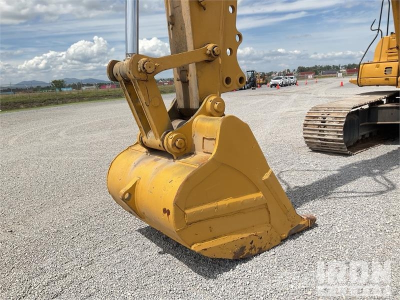 CAT 330CL Tracked Excavator Lánctalpas kotrók