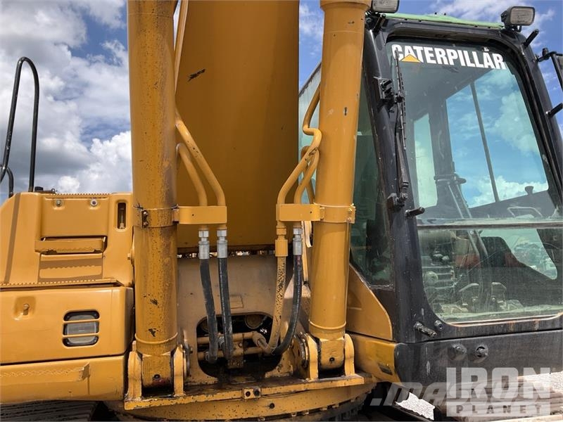 CAT 330CL Tracked Excavator Lánctalpas kotrók
