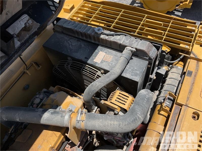 CAT 330CL Tracked Excavator Lánctalpas kotrók