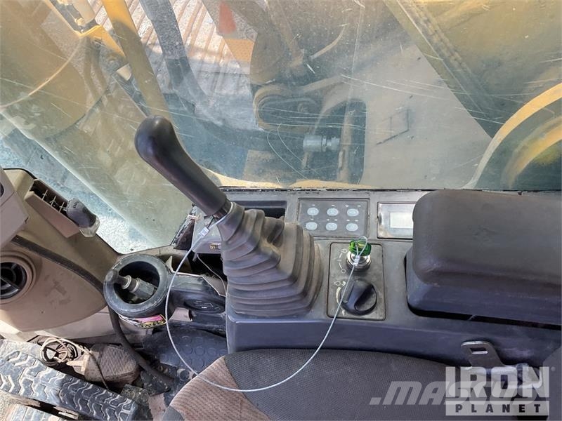 CAT 330CL Tracked Excavator Lánctalpas kotrók