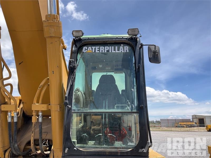 CAT 330CL Tracked Excavator Lánctalpas kotrók