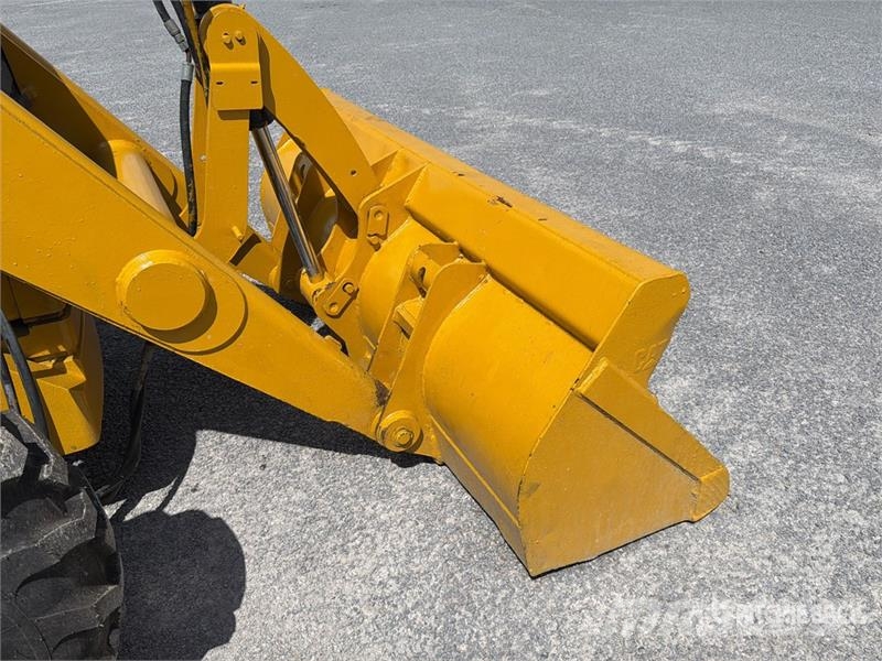 CAT 416D Екскаватори-навантажувачі