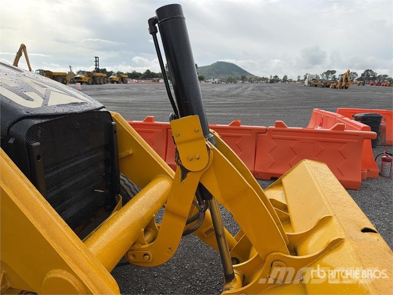 CAT 420E Grävlastare