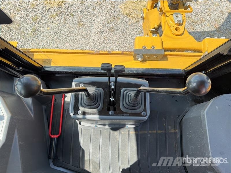 CAT 424 4x2 Retroexcavadora (Sin Usar) / Backhoe Loade Kaivurikuormaajat