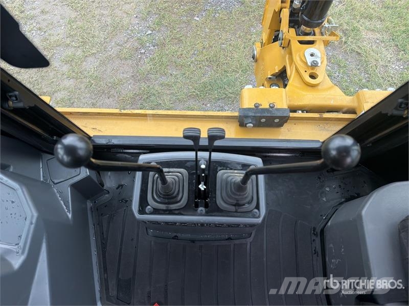CAT 424 4x2 Retroexcavadora (Sin Usar) / Backhoe Loade バックホーローダー