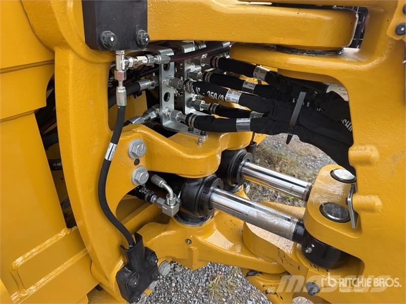 CAT 424 4x2 Retroexcavadora (Sin Usar) / Backhoe Loade バックホーローダー