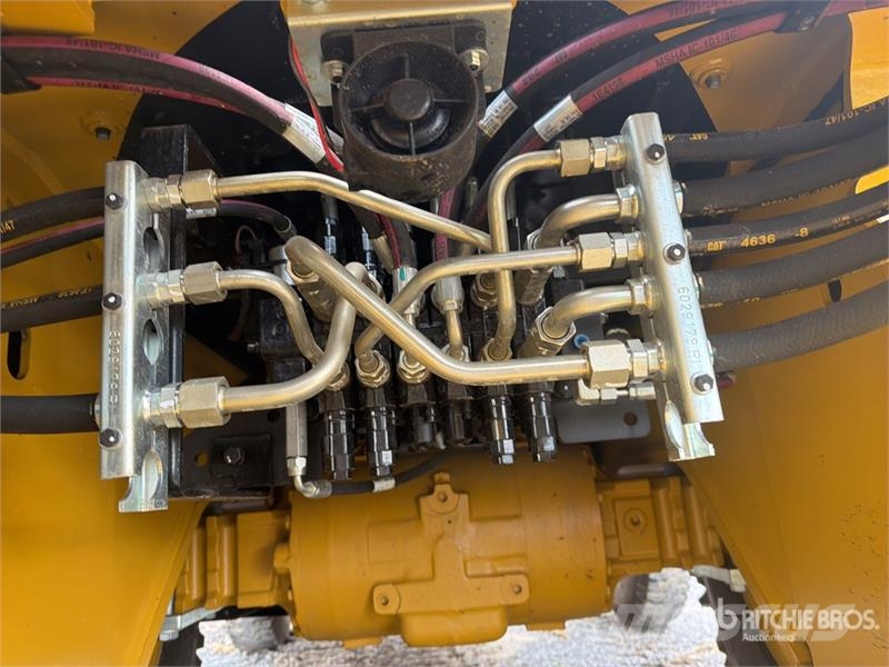 CAT 424 4x2 Retroexcavadora (Sin Usar) / Backhoe Loade バックホーローダー