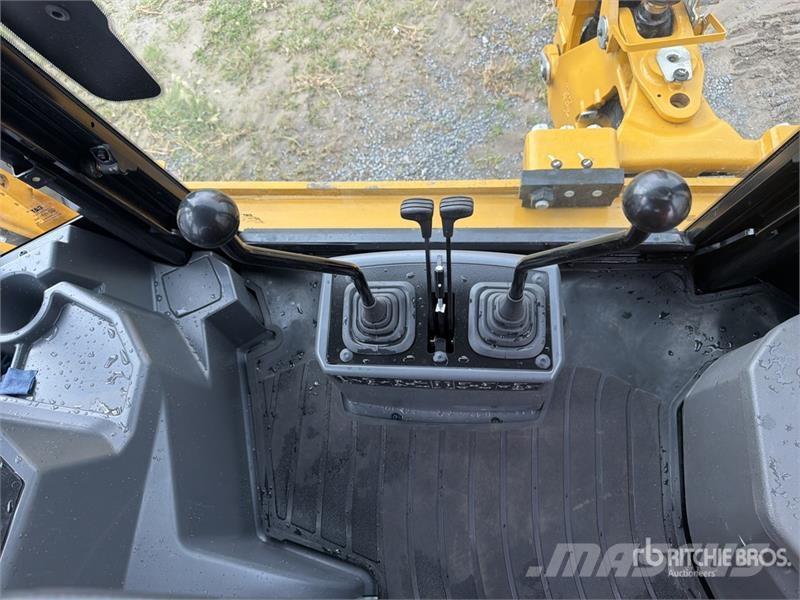 CAT 424 4x2 Retroexcavadora (Sin Usar) / Backhoe Loade バックホーローダー