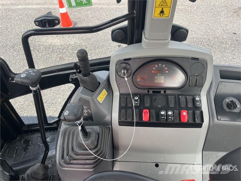 CAT 424 4x2 Retroexcavadora (Sin Usar) / Backhoe Loade Baggerlader