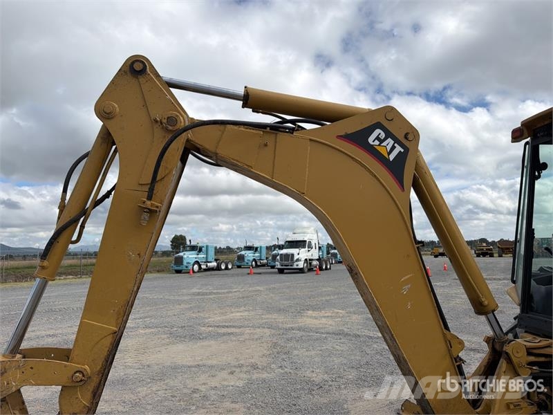 CAT 430D Retrocargadoras