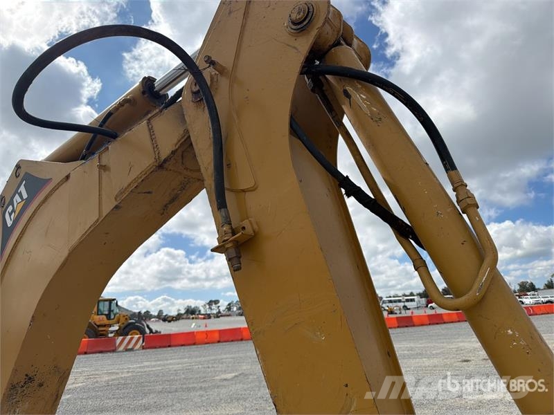 CAT 430D Retrocargadoras