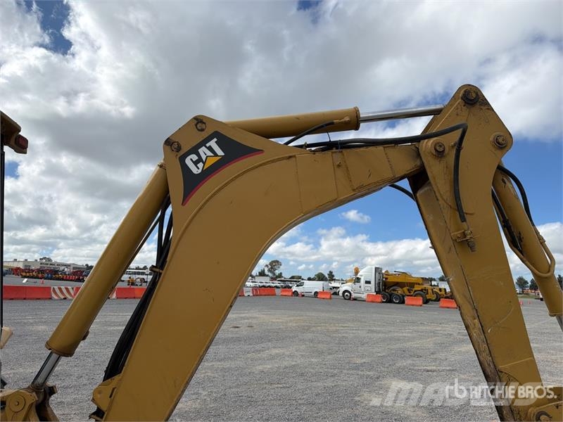 CAT 430D Retrocargadoras
