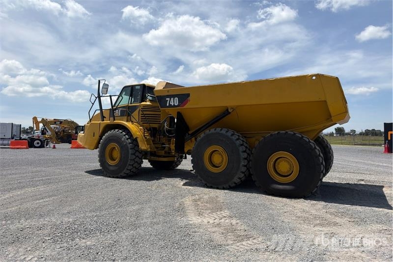 CAT 740 Zglobni damperi