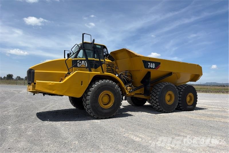 CAT 740 Zglobni damperi