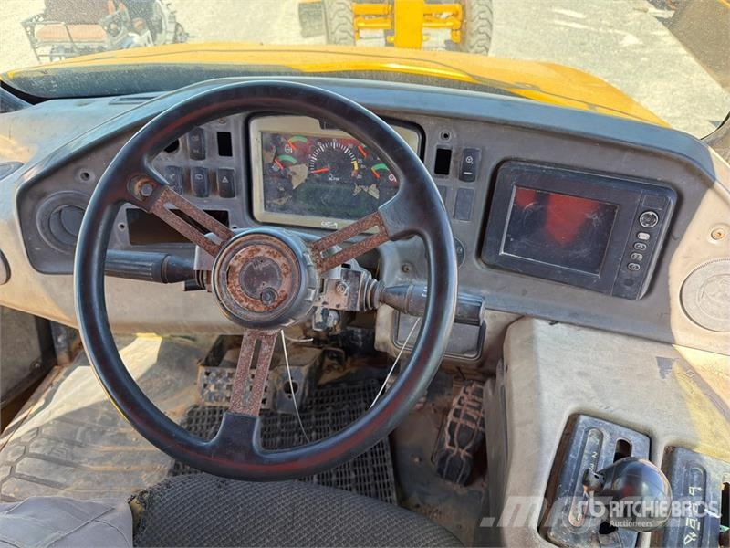 CAT 740B 연결식 홀러