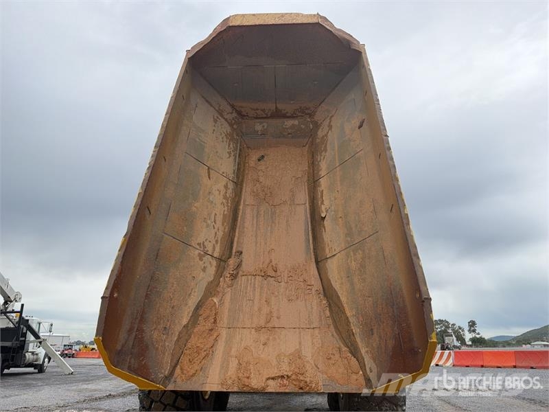 CAT 740B Σπαστό Dump Truck ADT