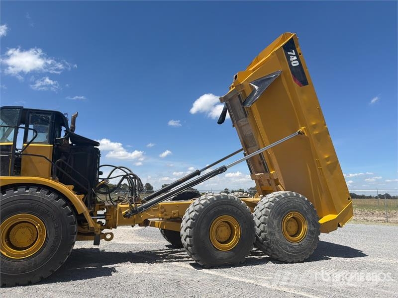 CAT 740B 연결식 홀러