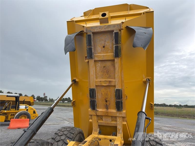CAT 740B Σπαστό Dump Truck ADT