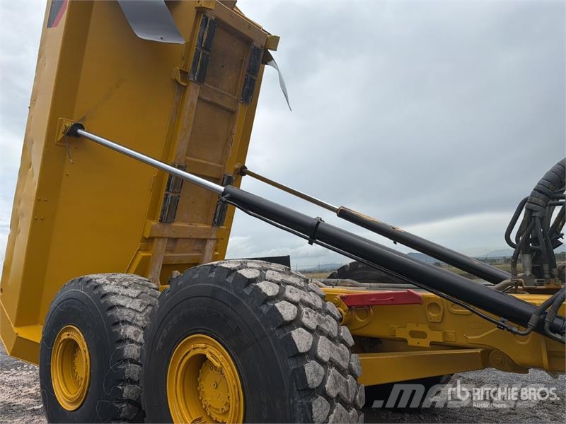 CAT 740B Σπαστό Dump Truck ADT