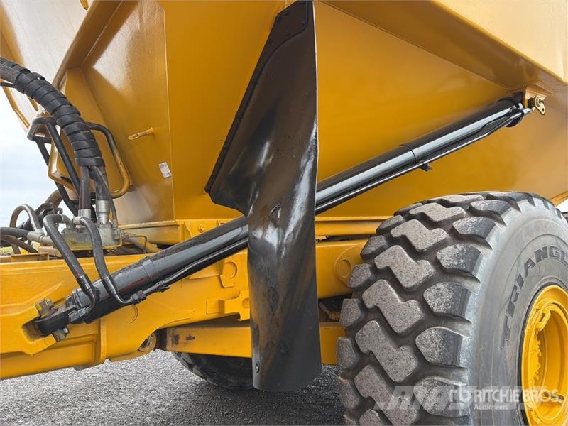 CAT 740B Σπαστό Dump Truck ADT