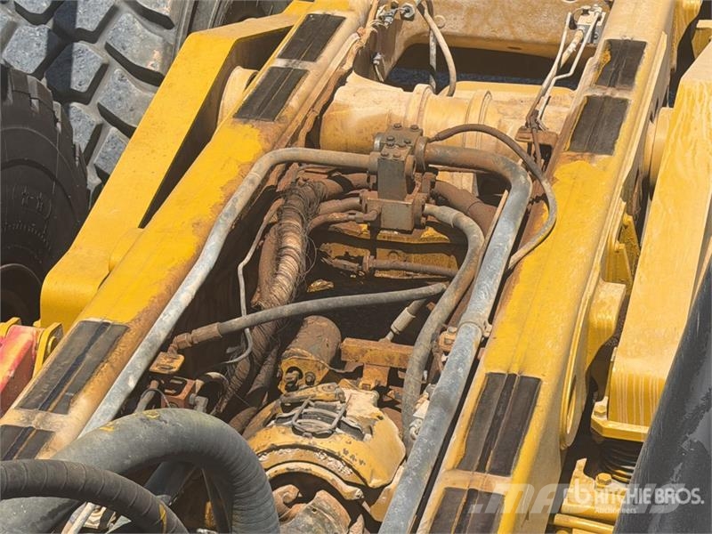CAT 740B 연결식 홀러