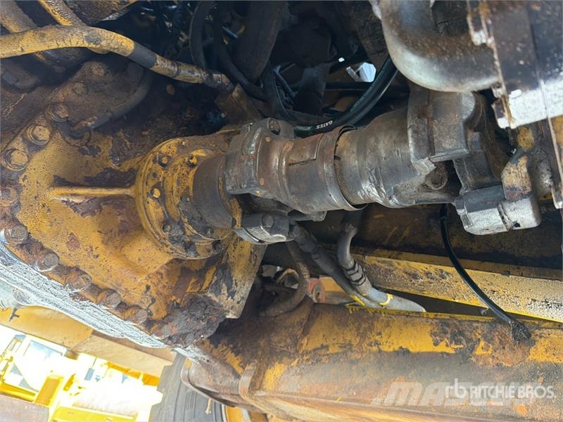 CAT 740B 연결식 홀러