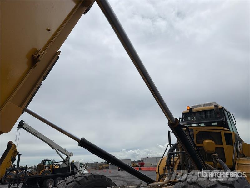 CAT 740B Σπαστό Dump Truck ADT