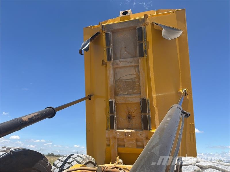 CAT 740B 연결식 홀러