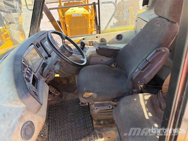 CAT 740B 연결식 홀러