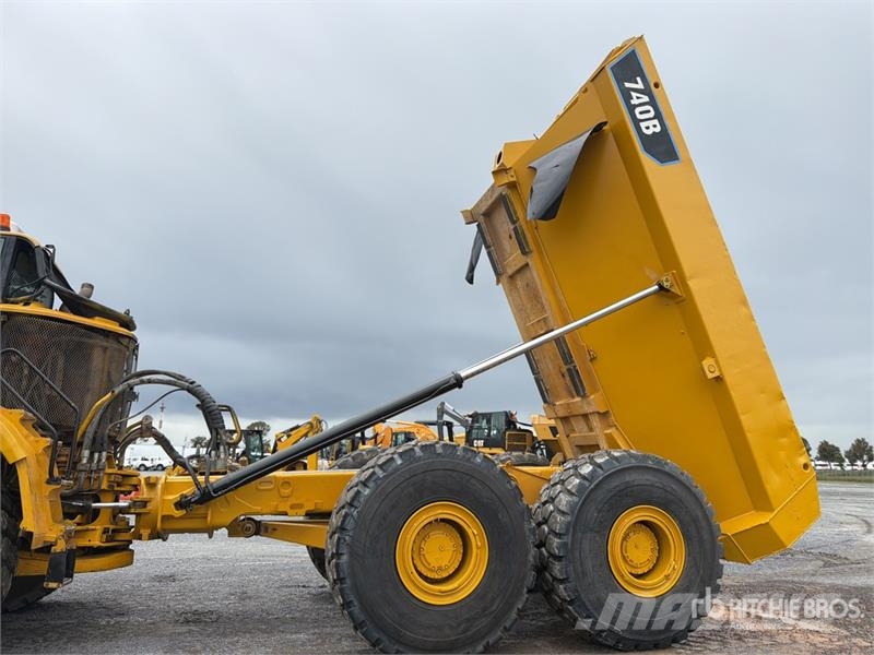CAT 740B Σπαστό Dump Truck ADT
