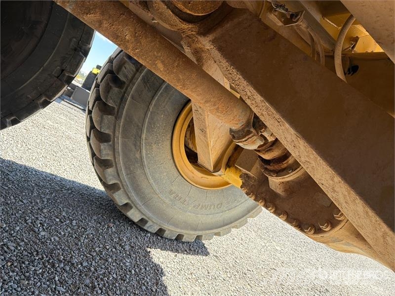 CAT 740B 연결식 홀러