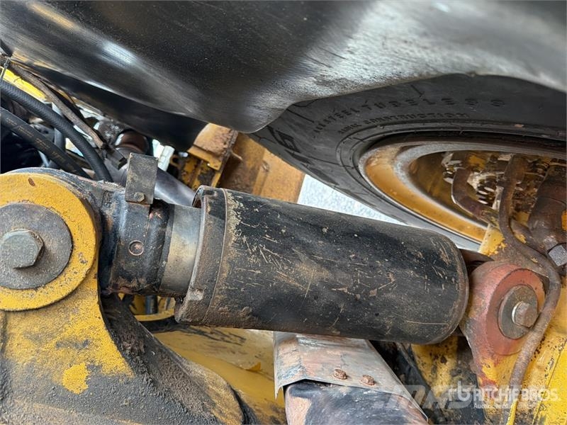 CAT 740B Caminhão basculante articulado ADT