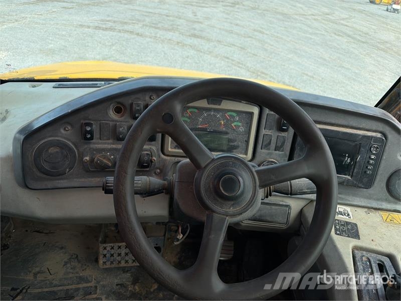 CAT 745C ساحبات مفصلية