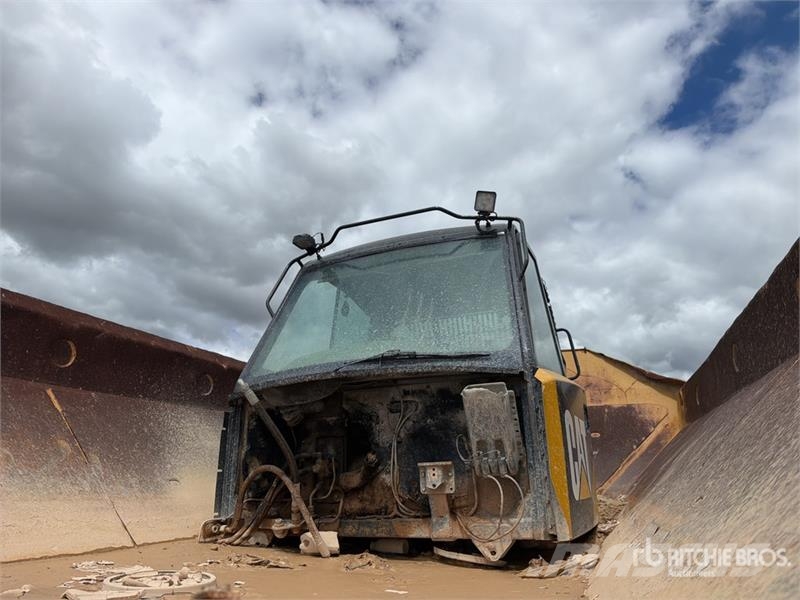 CAT 745C Zglobni damperi
