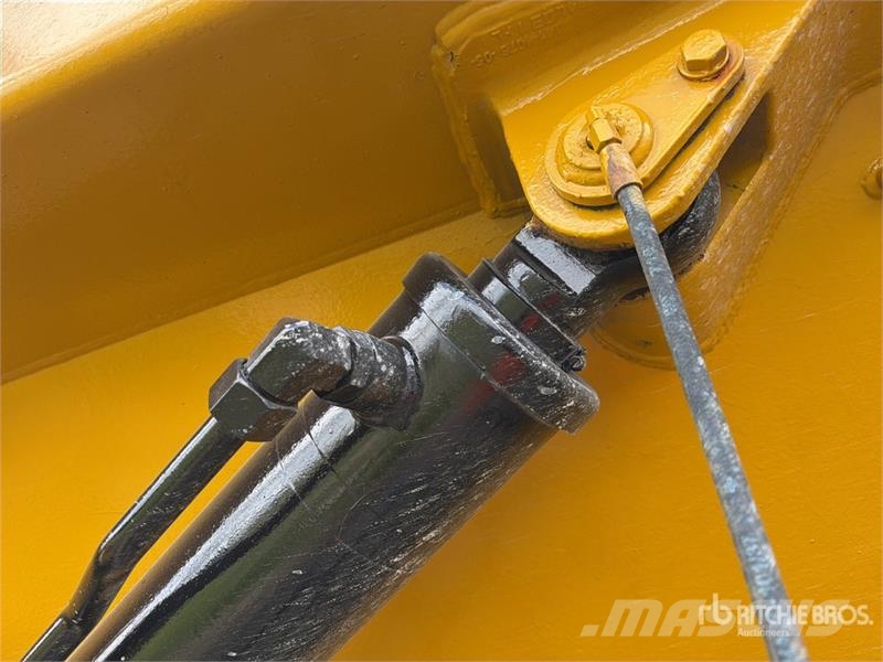 CAT 745C Zglobni damperi