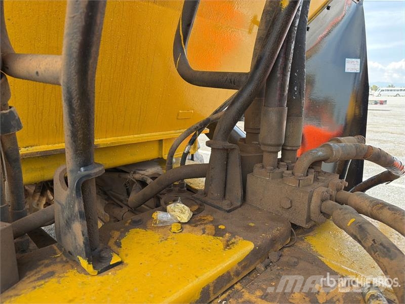 CAT 745C ساحبات مفصلية