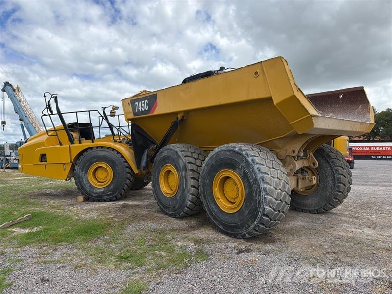 CAT 745C Zglobni damperi
