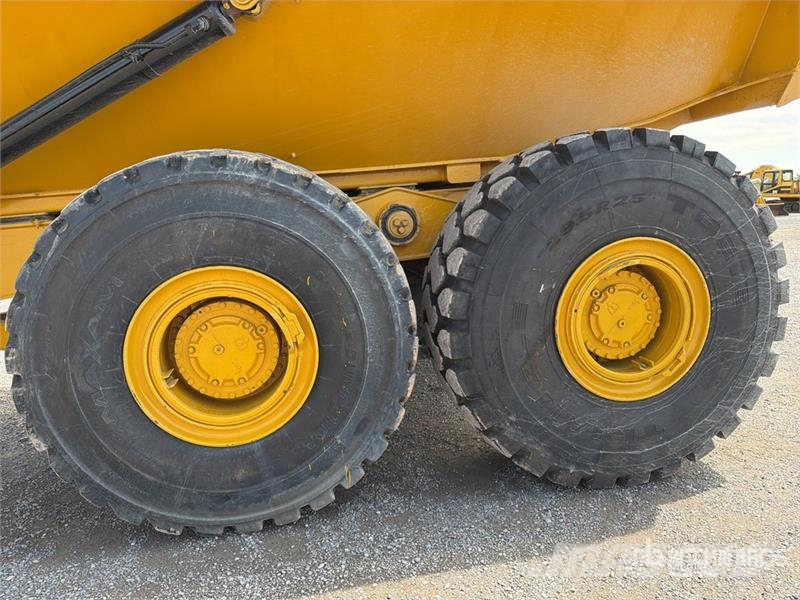 CAT 745C ساحبات مفصلية
