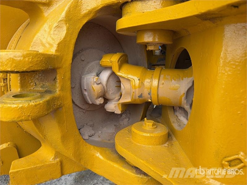 CAT 745C Zglobni damperi