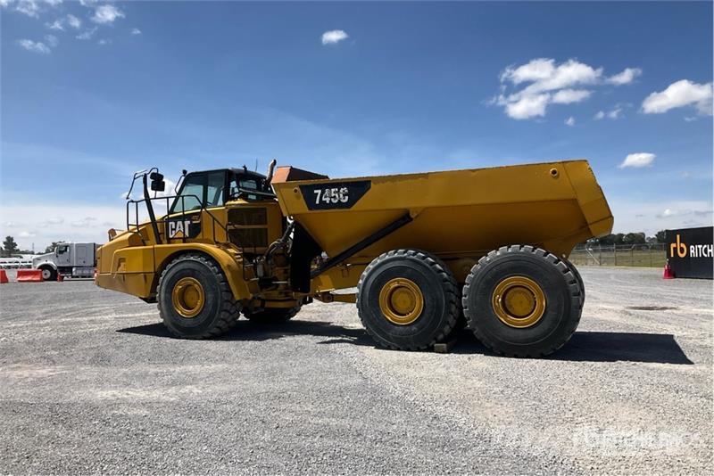 CAT 745C 연결식 홀러