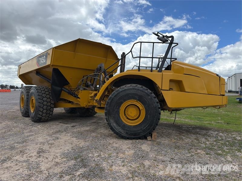 CAT 745C Zglobni damperi