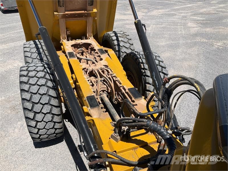 CAT 745C 연결식 홀러