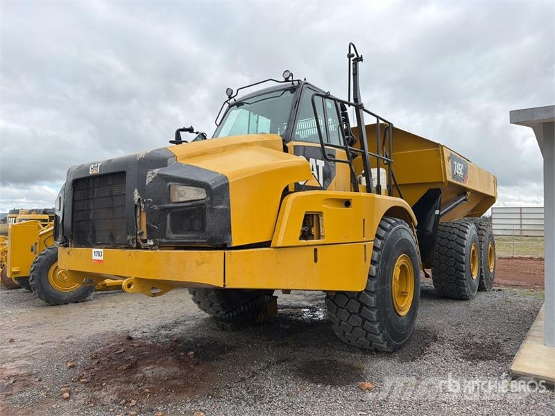 CAT 745C ساحبات مفصلية