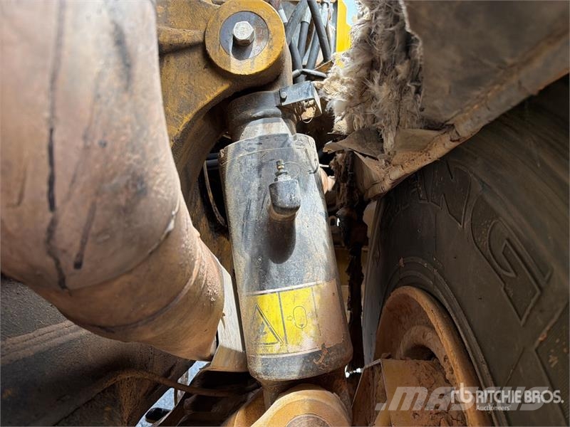 CAT 745C ساحبات مفصلية