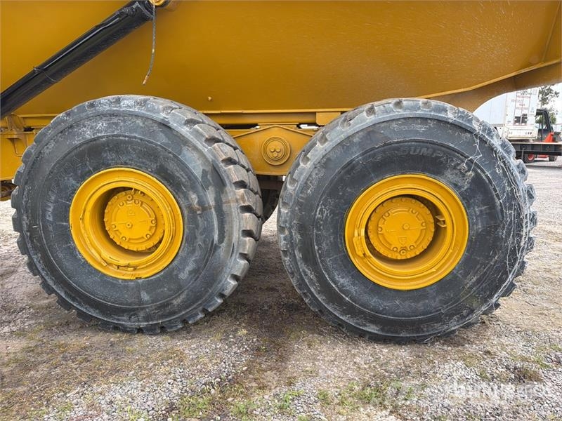 CAT 745C Zglobni damperi